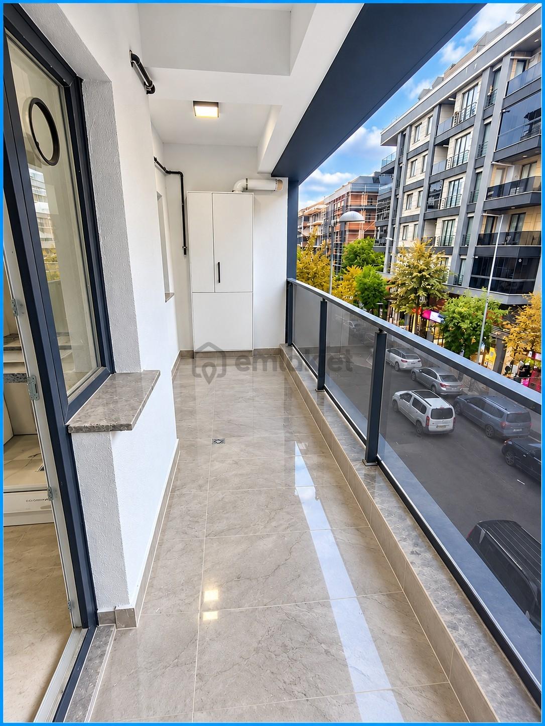 Reşitpaşa Caddesinde Kiralık 3+1 Sıfır Daire Metrobüse 3 Dk - 10
