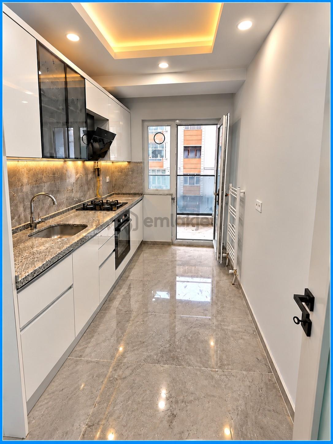 Reşitpaşa Caddesinde Kiralık 3+1 Sıfır Daire Metrobüse 3 Dk - 11