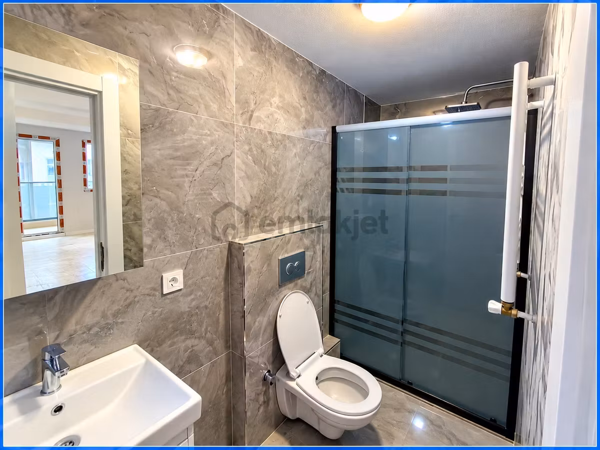 Reşitpaşa Caddesinde Kiralık 3+1 Sıfır Daire Metrobüse 3 Dk - 5