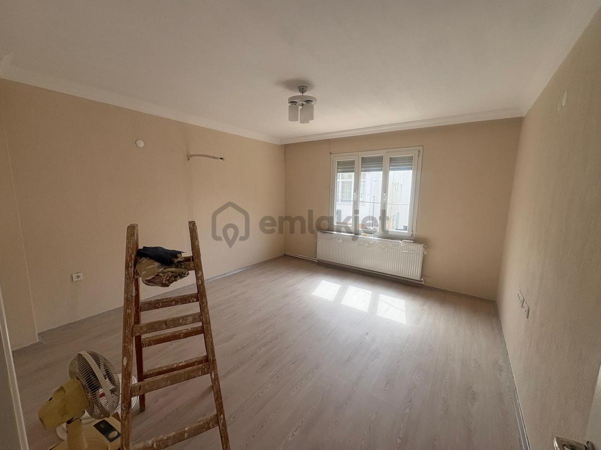 Turpa'dan Sarnıç'ta 3+1 Geniş Arakat Kiralık Daire - 8