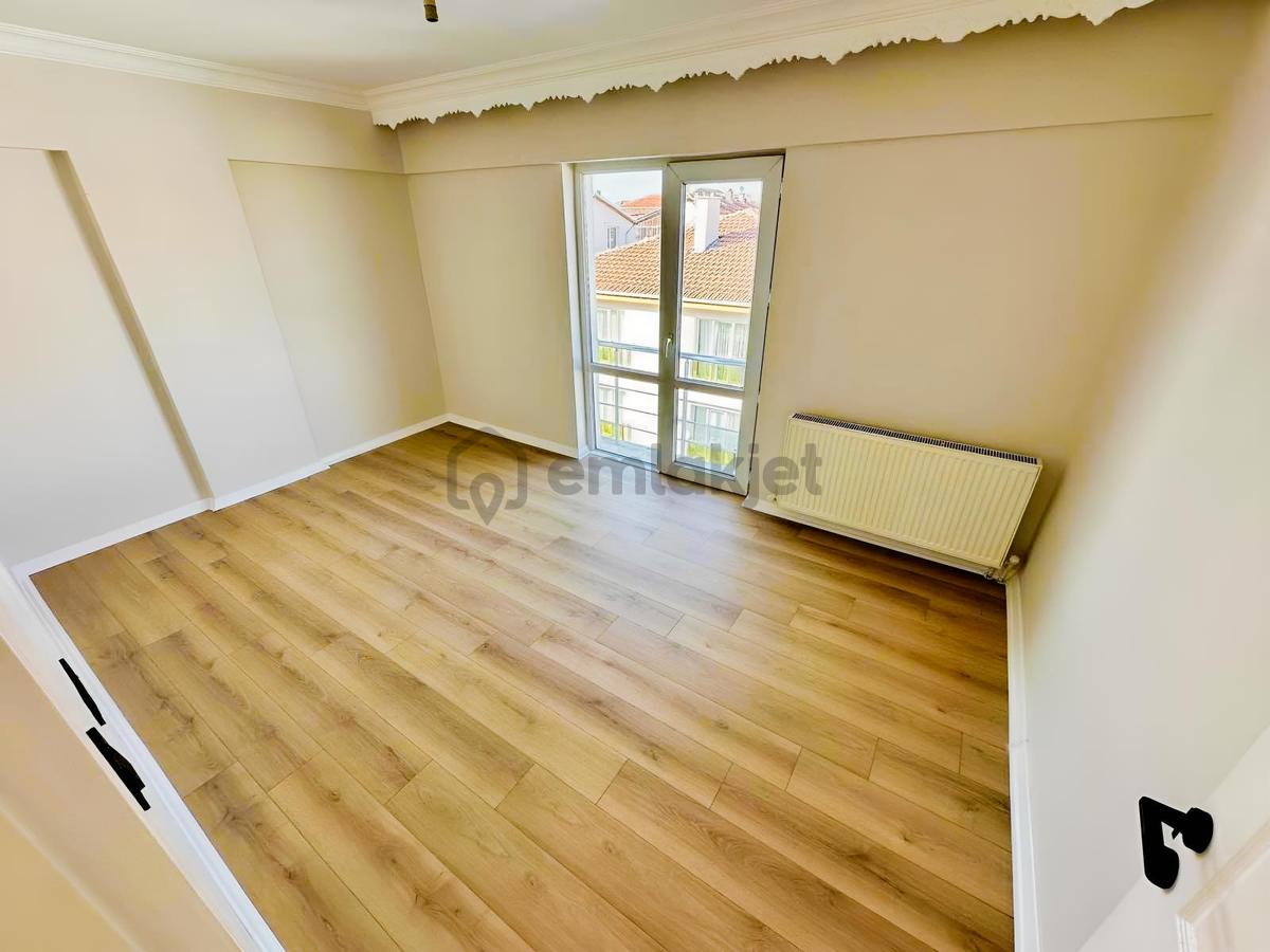 Ulukan'dn Cadde Üzerinde Fransız Cam Balkon Ve Asansörlü 3+1 !!! - 17