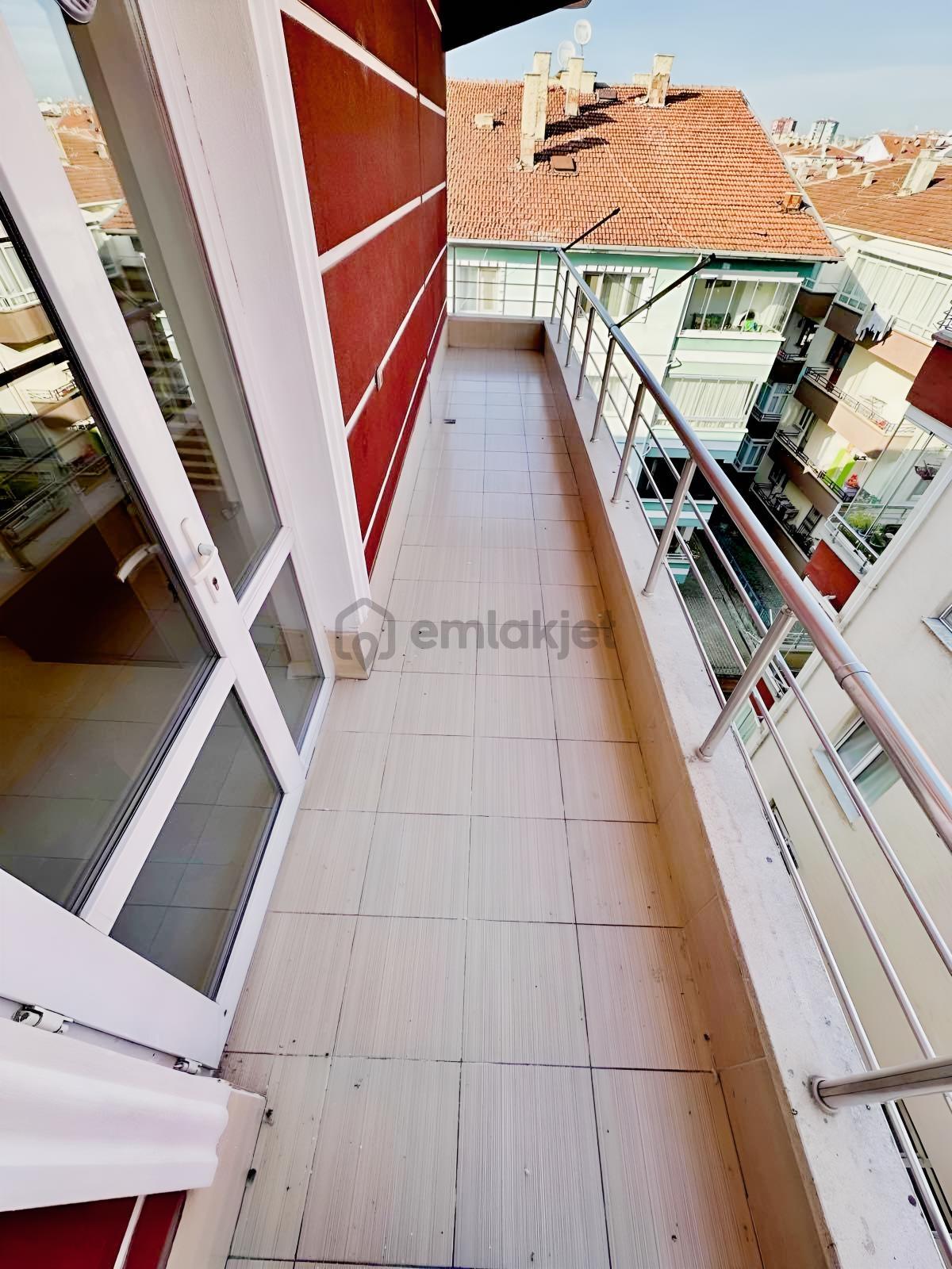 Ulukan'dn Cadde Üzerinde Fransız Cam Balkon Ve Asansörlü 3+1 !!! - 9