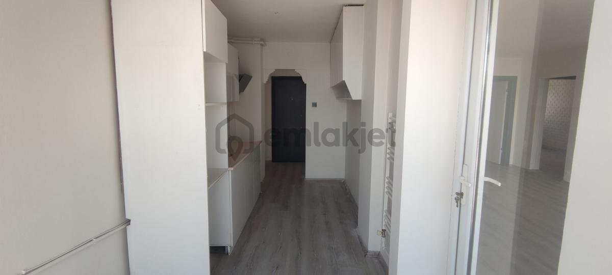 Bostanlı Cemal Gürsel 2+1 Daire İş Yerine Uygun - 13