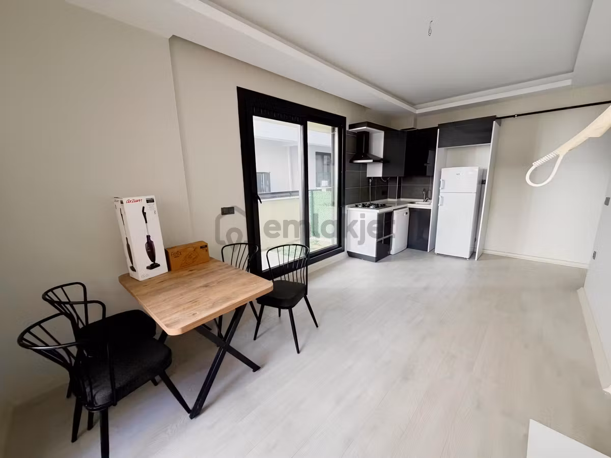 İzmir Seyrek'te Satılık 1+1 Bahçeli Daire - 8