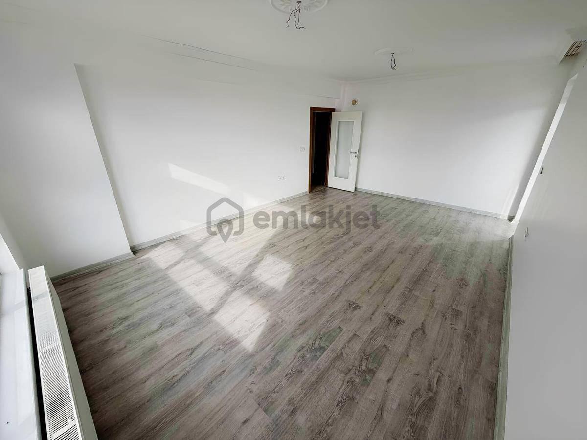 Natoyolu Caddesi Üzerinde Çift Balkon 7.kat 3+1 Daire - 15