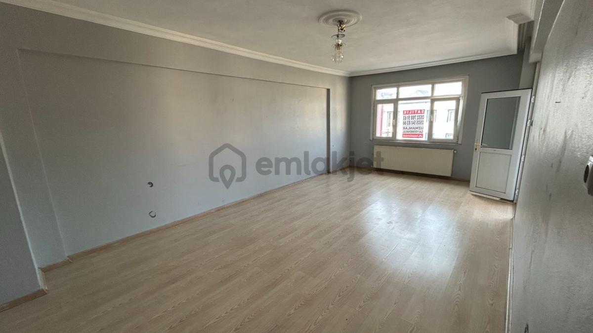 Uzmanlar'dan Postane Caddesi Satılık 3+1 Uygun Daire