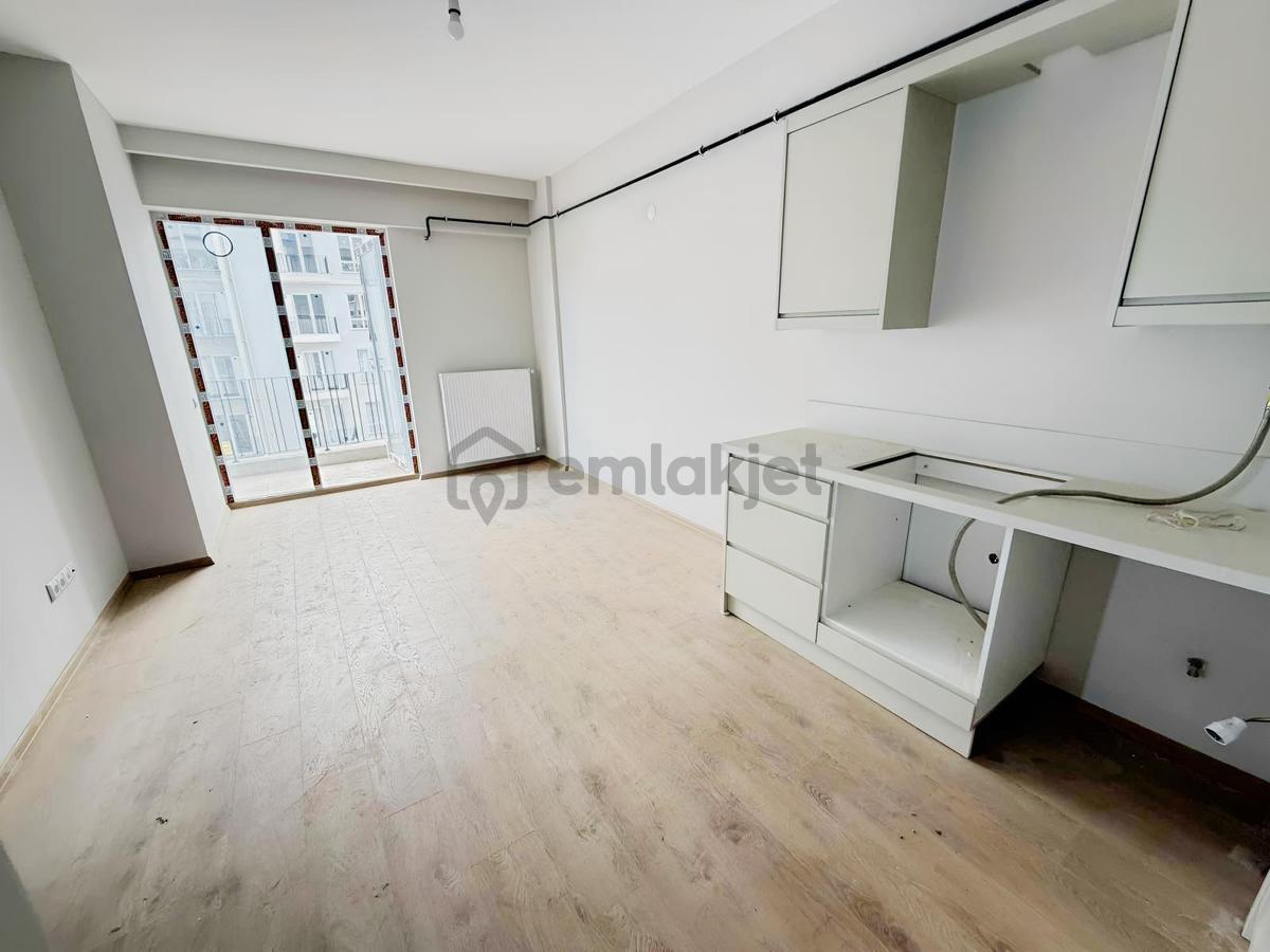 Ersin Çağlar'dan Satılık 1+1 Site İskanlı Daire - 10