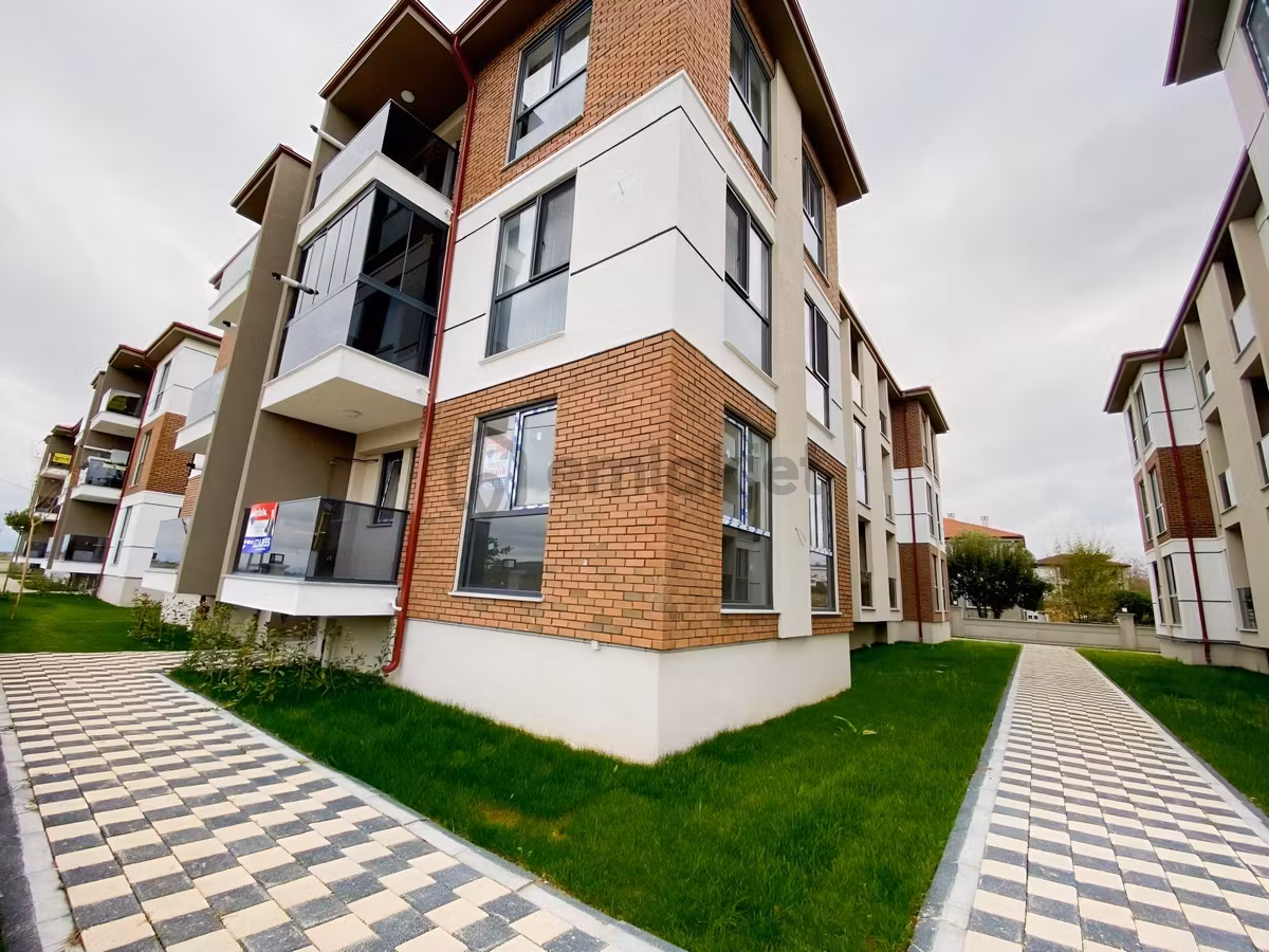 Dağdibinde Site İçerisinde Sıfır Yapım, Yerden Isıtmalı Kiralık - 2