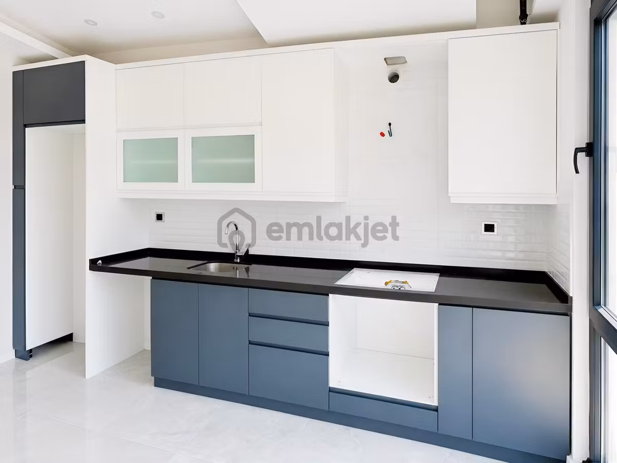 Çiftlikköyde Denize 100 Metre Deniz Manzaralı Yerden Isıtmalı - 3