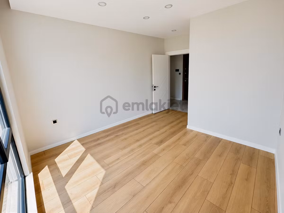 Çiftlikköyde Denize 100 Metre Deniz Manzaralı Yerden Isıtmalı - 7