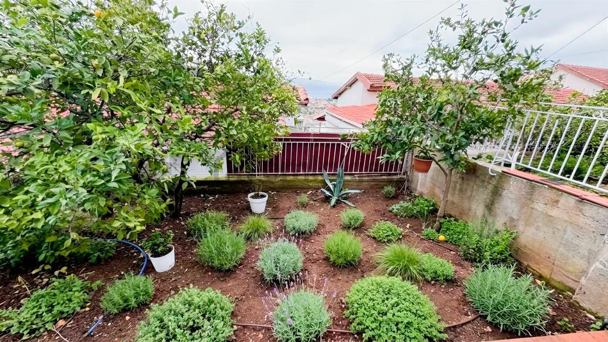 Deniz Manzaralı Bahçeli Villa - 12
