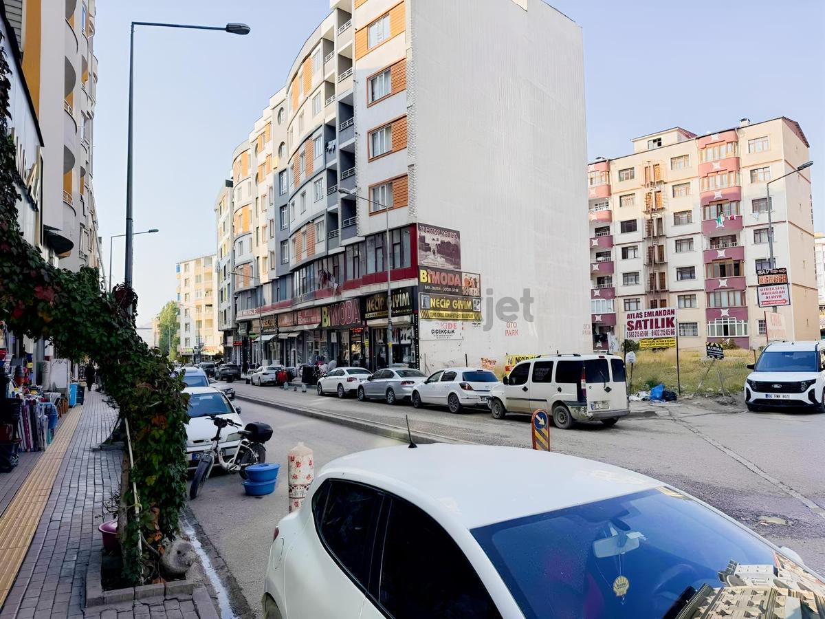 Satılık Yatırımlık Ticari İş Yeri Beşyol 900 M²