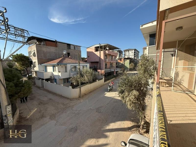Tek Tapu, Üç Katlı.satılık 330m2 Ticari +üstte 2 Daire - 19
