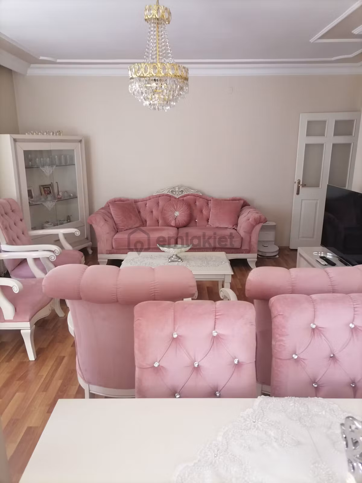 Cevizlidere Merkezinde Ön Cephe Köşe Başı Binada Yapılı Daire - 17