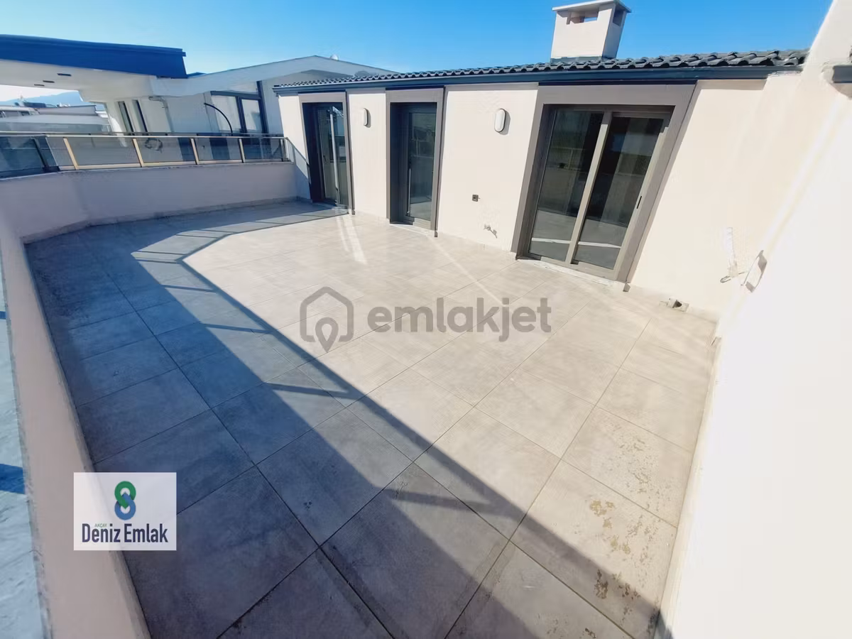 Denizden Akçayda Kapalı Otoparklı Satılık 3+1 Dubleks Daire. - 16