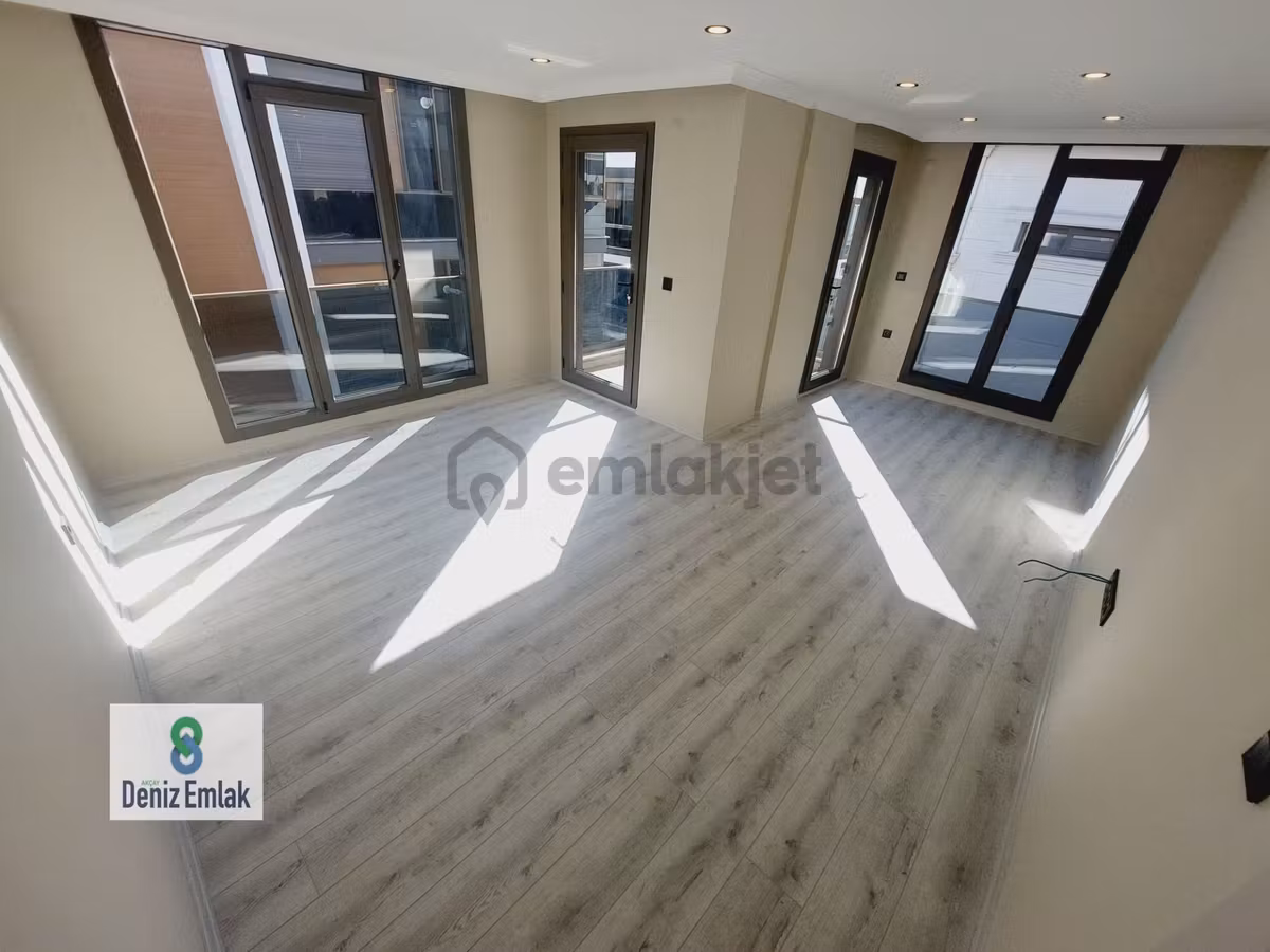 Denizden Akçayda Kapalı Otoparklı Satılık 3+1 Dubleks Daire. - 17