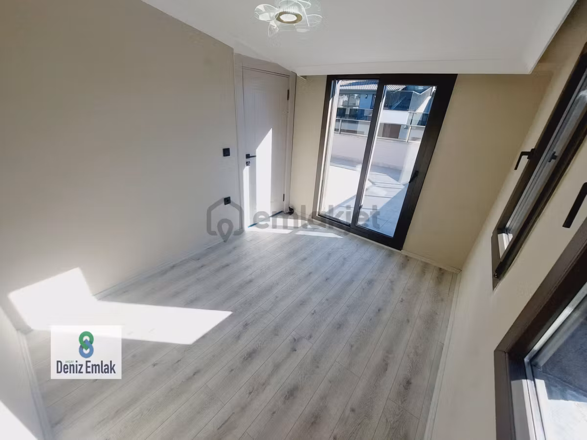 Denizden Akçayda Kapalı Otoparklı Satılık 3+1 Dubleks Daire. - 9