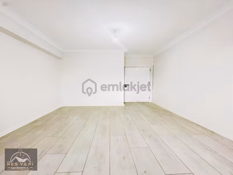 Metrobüse 5 Dk Sıfır İskanlı Arakat Daire!! - 9