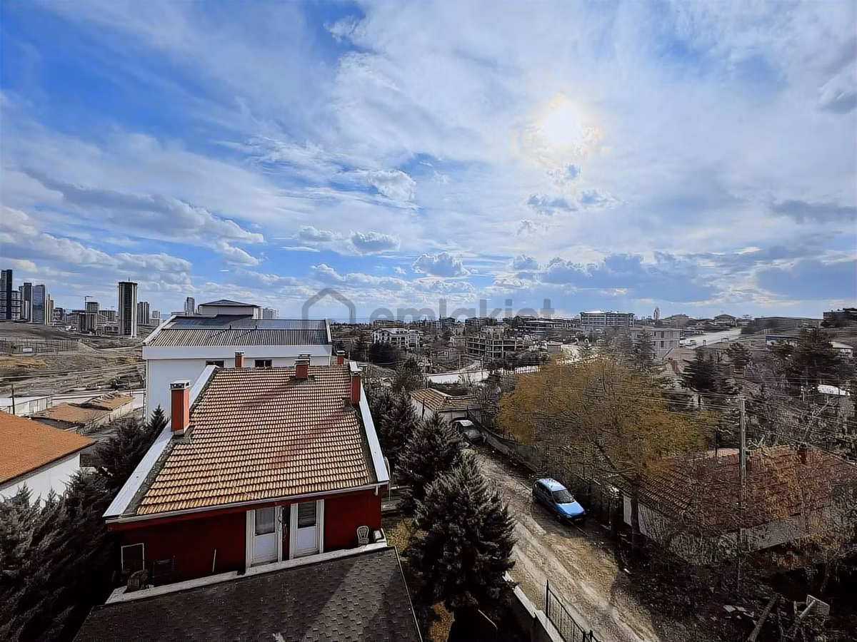 ''alaçatı''dan Cadde Ye 3 Dak Mesafede Satılık 4+1 Daire - 33