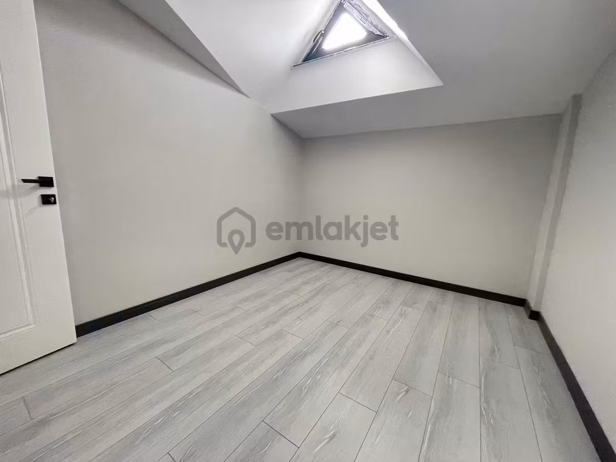 ''alaçatı''dan Cadde Ye 3 Dak Mesafede Satılık 4+1 Daire - 29