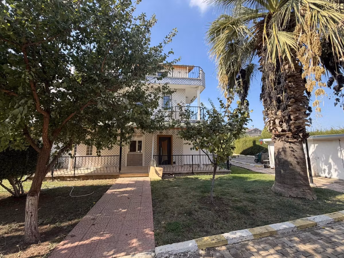 Altınkumda Köşe Villa - 3