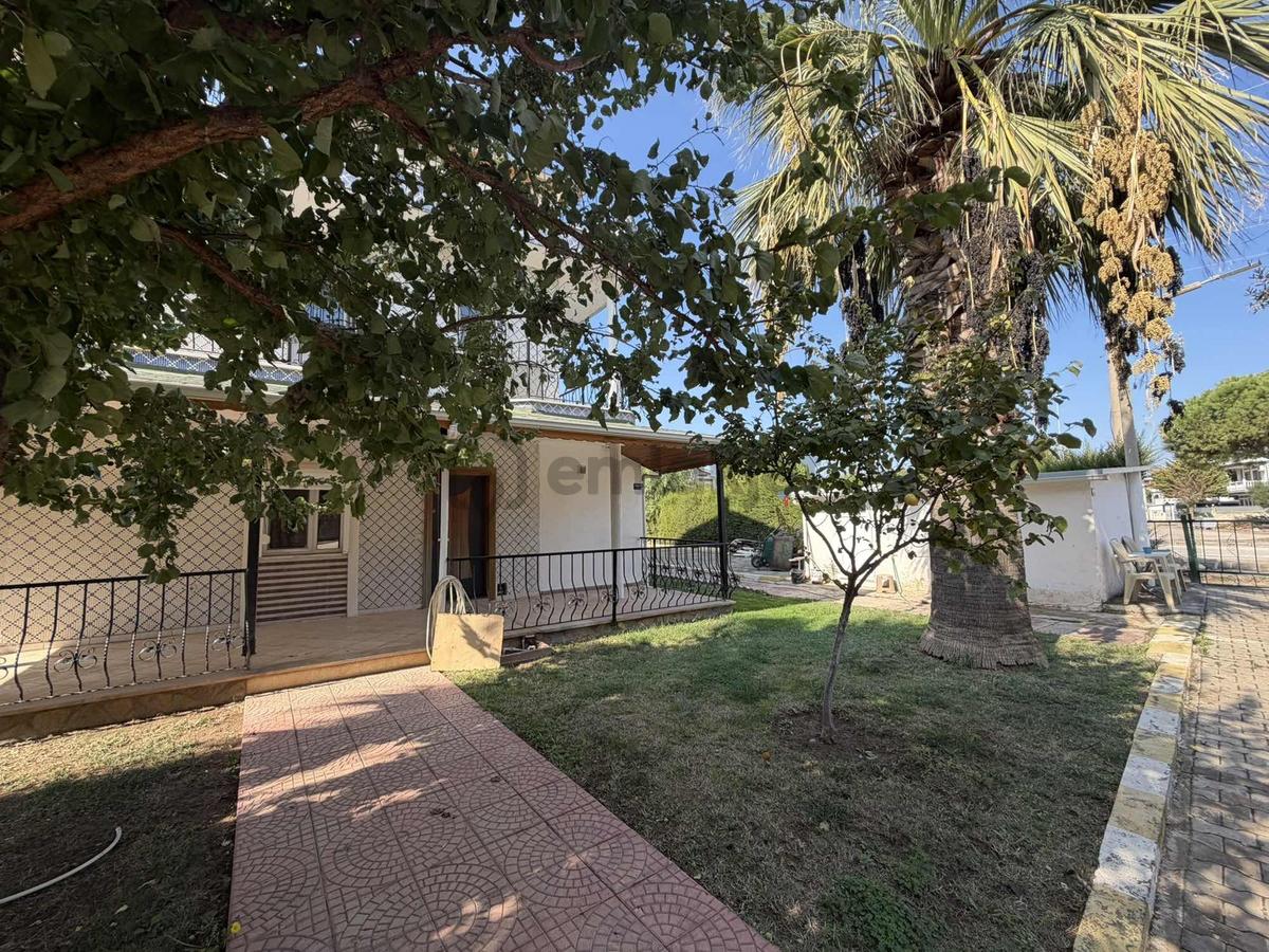 Altınkumda Köşe Villa - 18