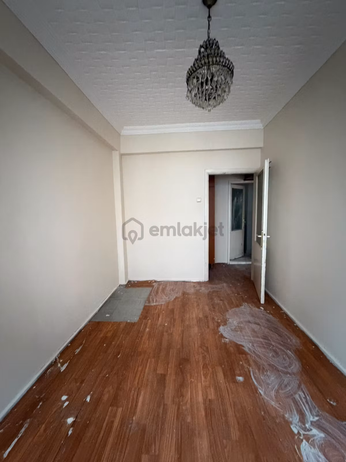 Letafet Caddesi Üzerinde İci Temiz Satılık Daire - 14