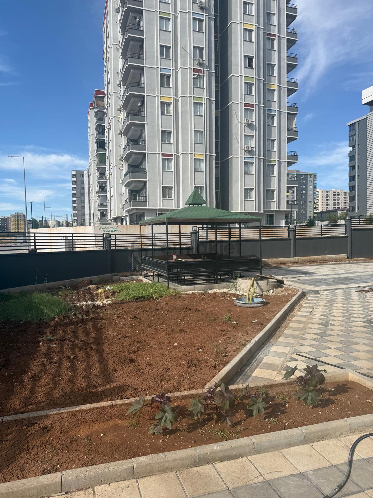 Ataşehir'de Satılık 1+1 Ara Kat - 28