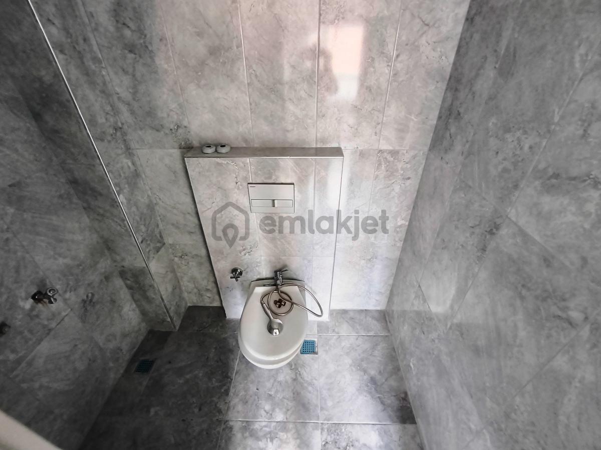Bağlıca-mit-ayyıldız Sınırı Cadde Üzeri Asansörlü Teraslı 3+1 - 30