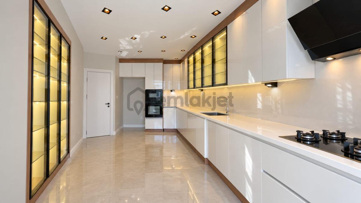 Beylikdüzü Adnankahvecide 3+1 150 M2 Satılık Daire