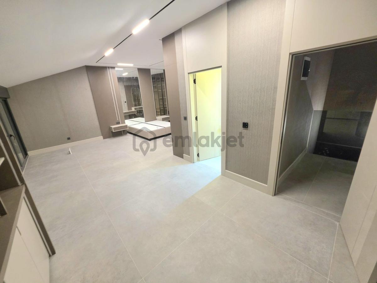 Döşemealtı Orta Mahallesinde 4 Katlı 4+1 Havuzlu Fourlex Villa - 27