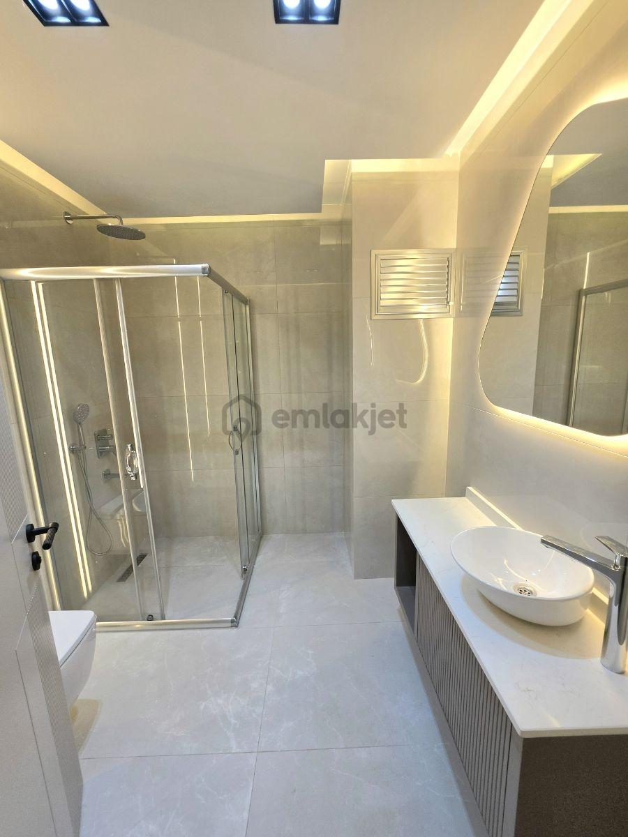 Döşemealtı Orta Mahallesinde 4 Katlı 4+1 Havuzlu Fourlex Villa - 25