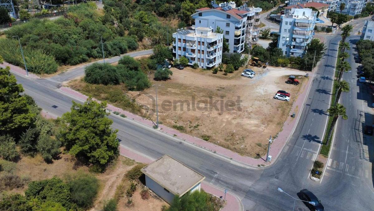 Aydınevler Mah. Köşe Başı Parsel Konut Arsası - 10