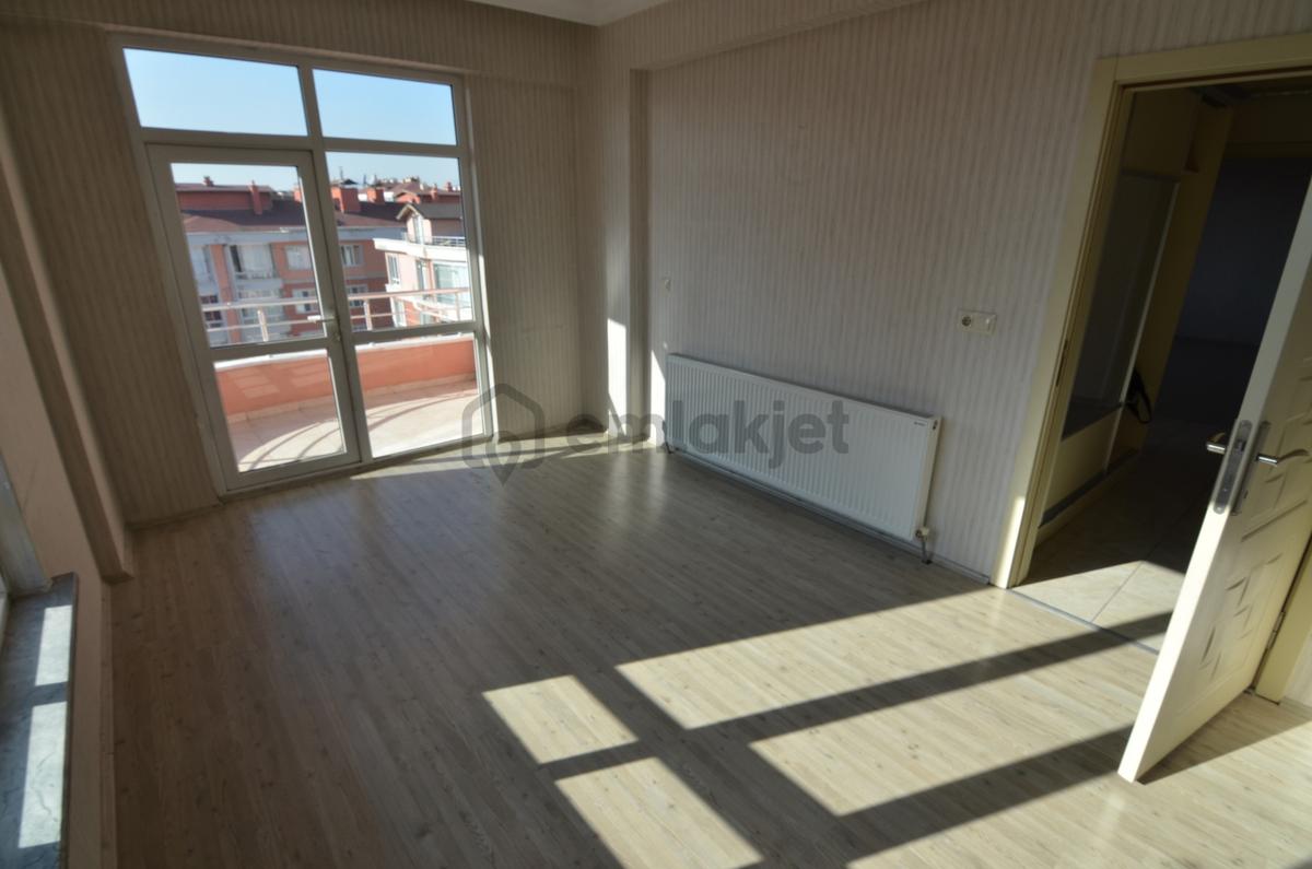 Karaca'dan Çimenlik Mahallesinde Ara Kat 3+1 Kiralık Daire - 8