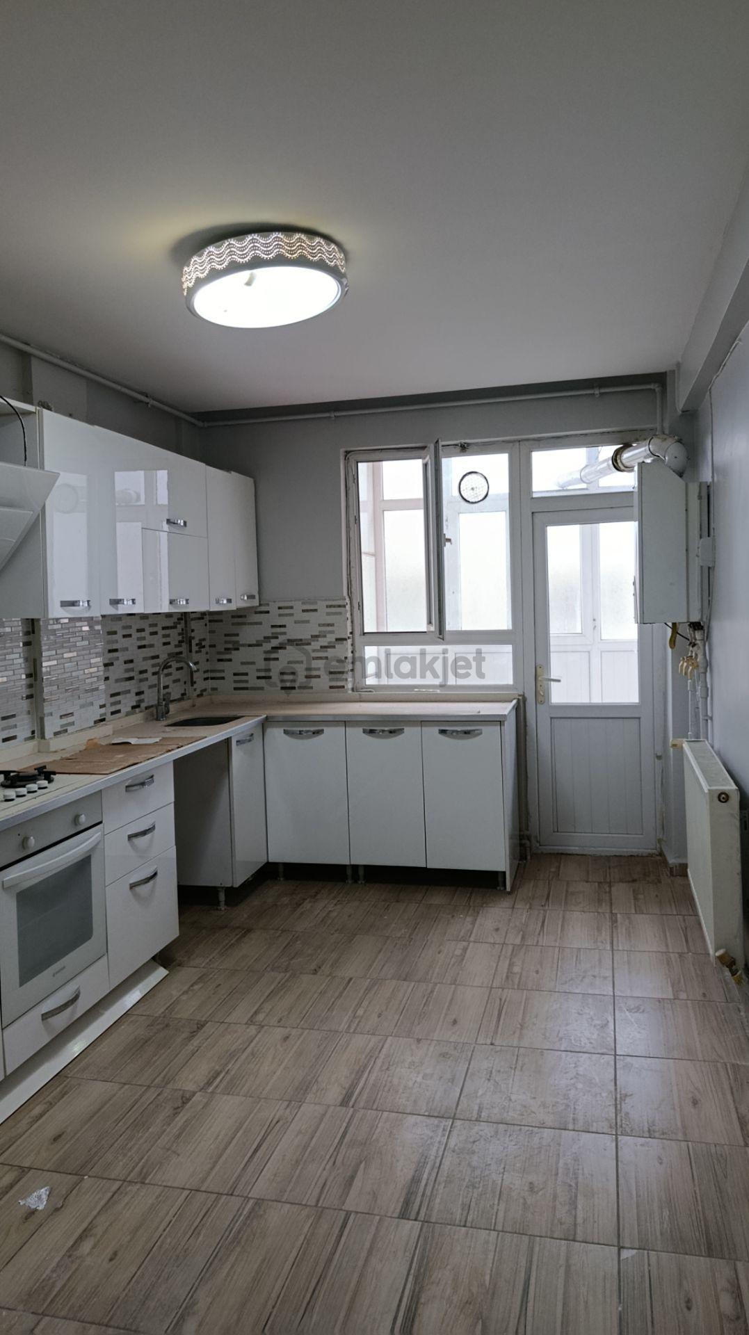 5 Oda Doğalgazlı Ful Bakımlı Merkezi Konumda - 2