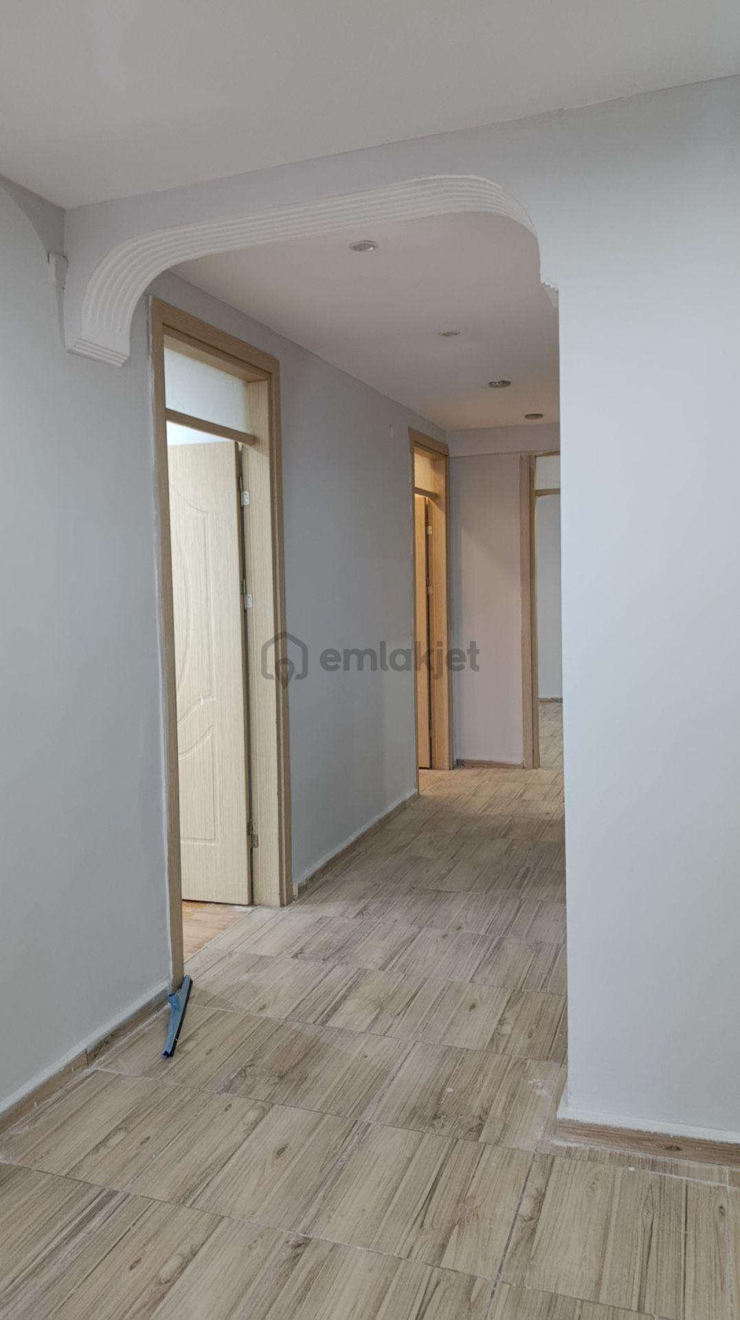 5 Oda Doğalgazlı Ful Bakımlı Merkezi Konumda - 4