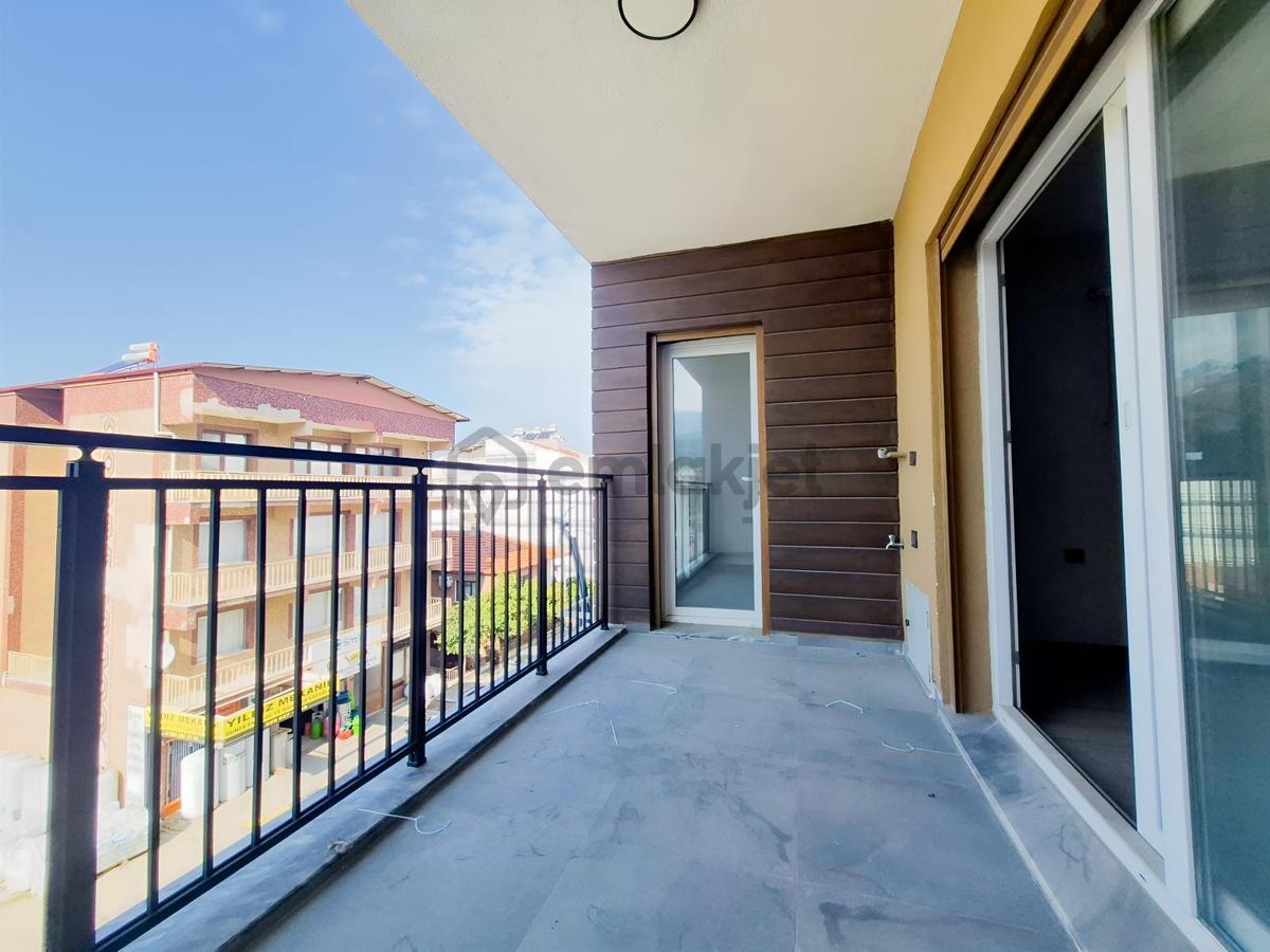 Kuşadası Davutlar Bölgesinde 2+1 Kiralık Daire - 15