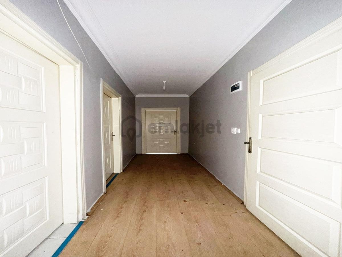 Metrobüse Yürüme Mesafesinde 4+1 Dev M2 Satılık Giriş Daire!!! - 12