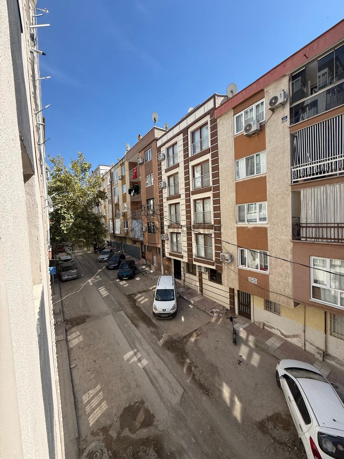 Saruhan Mah 2+1 Kapalı Mutfak Satılık Arakat Daire - 2