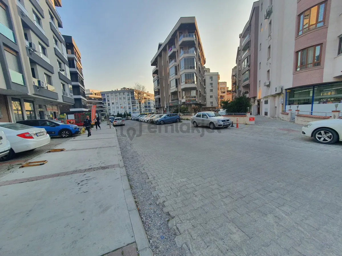 Bornovada Eşyalı 1+1 Kiralık Lüks Daire - 3