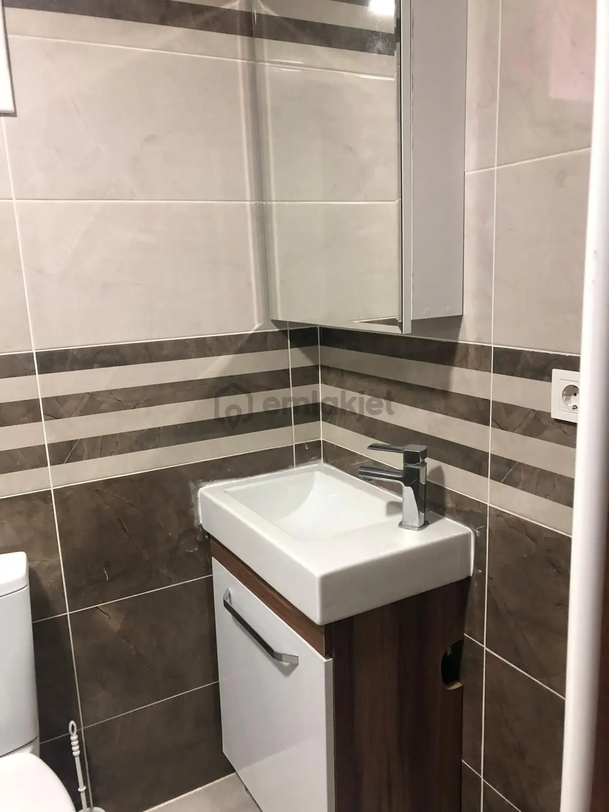 Bornovada Eşyalı 1+1 Kiralık Lüks Daire - 13