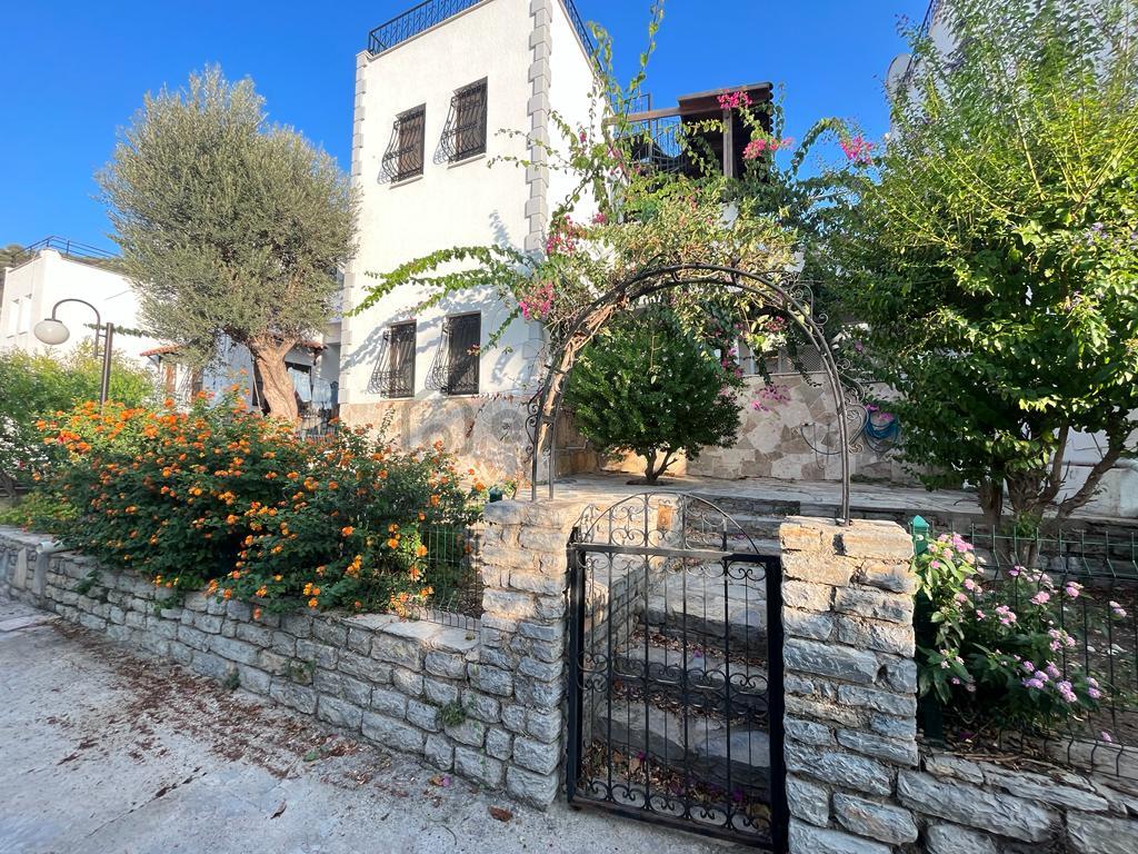 !! Özel Plajlı Sitede Eşsiz Konumda,deniz Manzaralı 2+1 Dubleks - Daha fazla