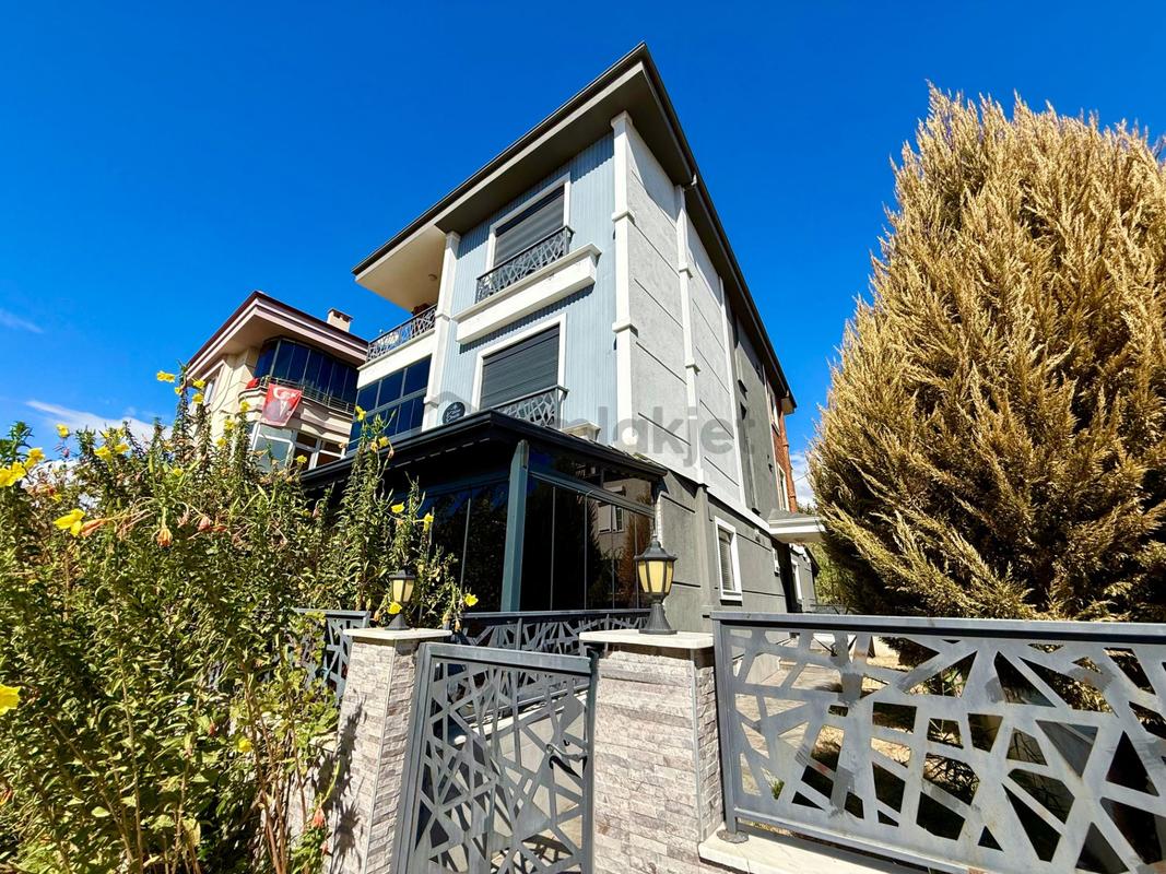▶▶akçay Körfez'den Doğa İle İç İçe Geniş Kullanımlı Sıfır Satılık 4+1 Villa, Balıkesir