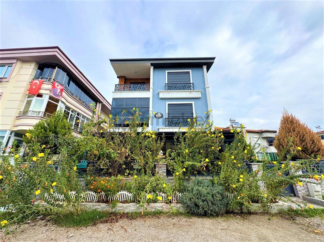 Alfa Gayrimenkul'den Akçay'da 200 m² 60 M2 Bahçeli 4+1 Müstakil Villa