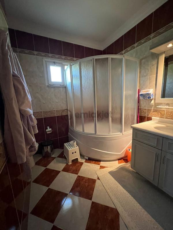 Naturel Gayrimenkulden Çavuşbaşında 6+2 Villa - Więcej