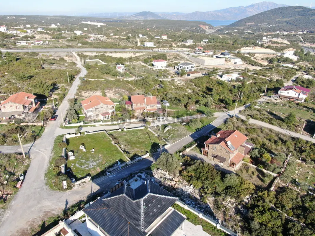 Didim Seyrantepe'de Satılık İmarlı Villa Arsası Göl Manzalı - Görünüm 6