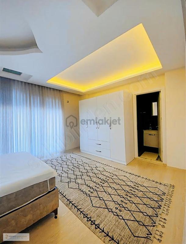 Kuşadası Soğucak'da Satılık Deniz Manzaralı Full Eşyalı Villa - View 2