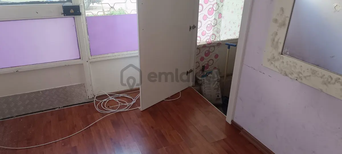100.yıla Cephe 3 Katlı Dükkan - View 3