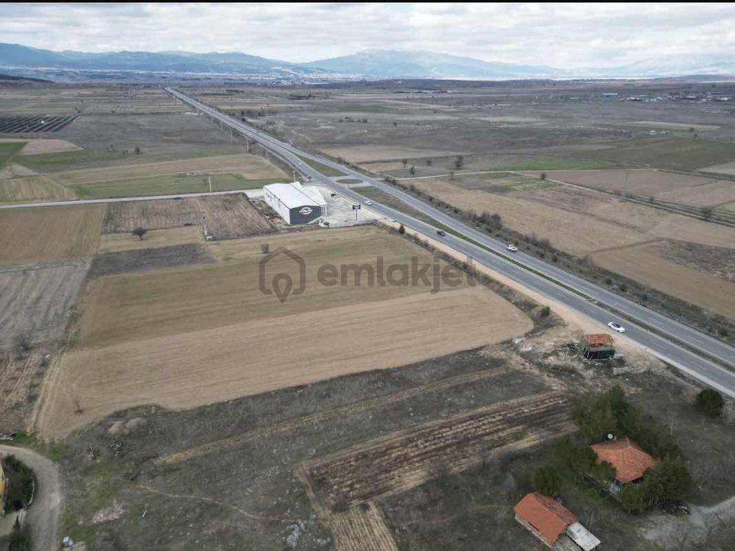 Net Premiumdan Antalya Yoluna 70 Metre Mesafede Yatırımlık Arsa - View 5