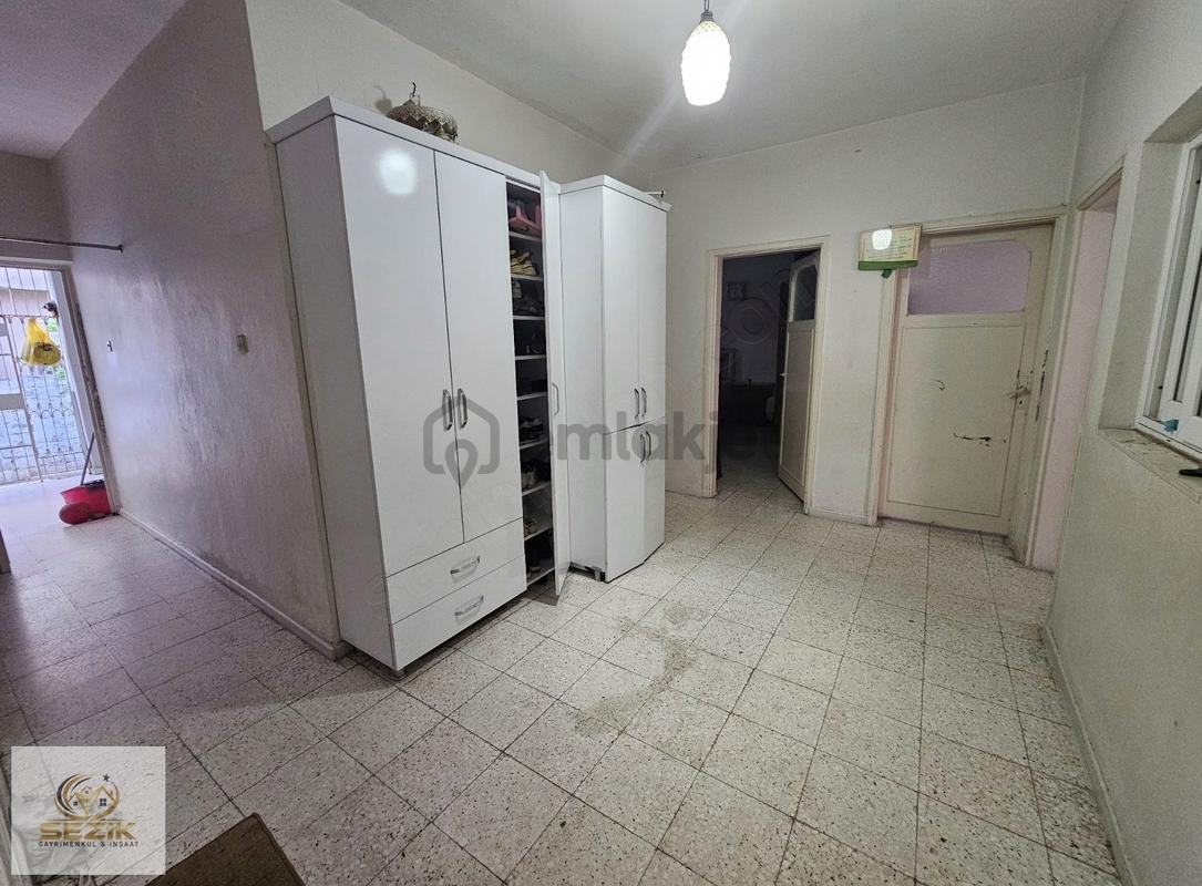 Gülpınar Mh Kapalı Salı Semt Pazarına Yakın 188 Mt 3 Katlı Ev - View 5